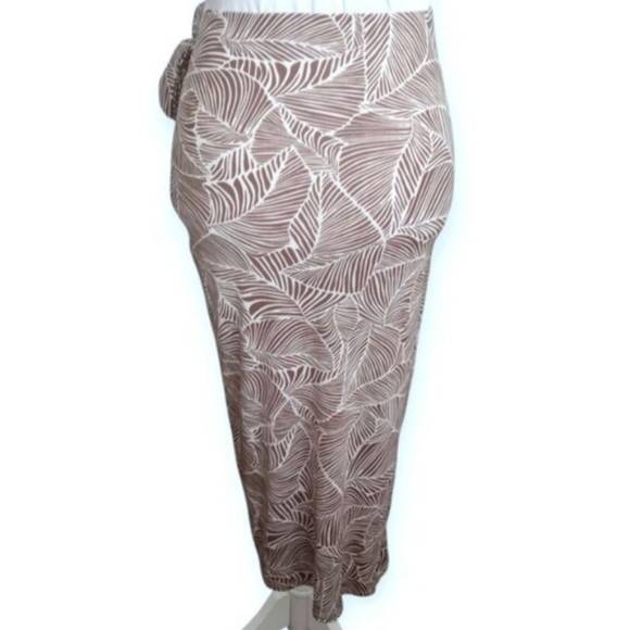 Lilyful Brown and White Skirt Sz.S EUC - Picture 4 of 6